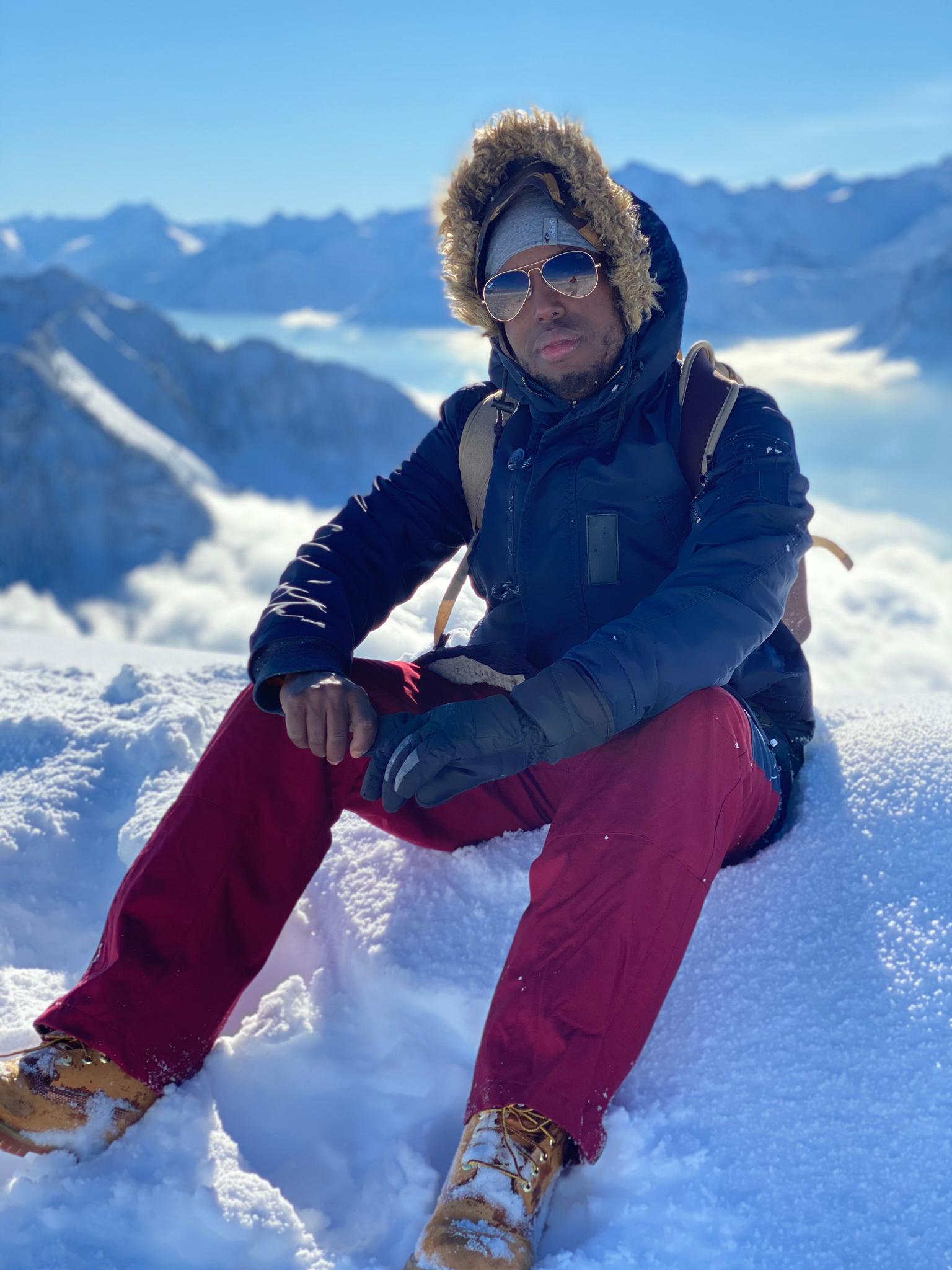 Mia Albrecht on an alpine trail above Grindelwald